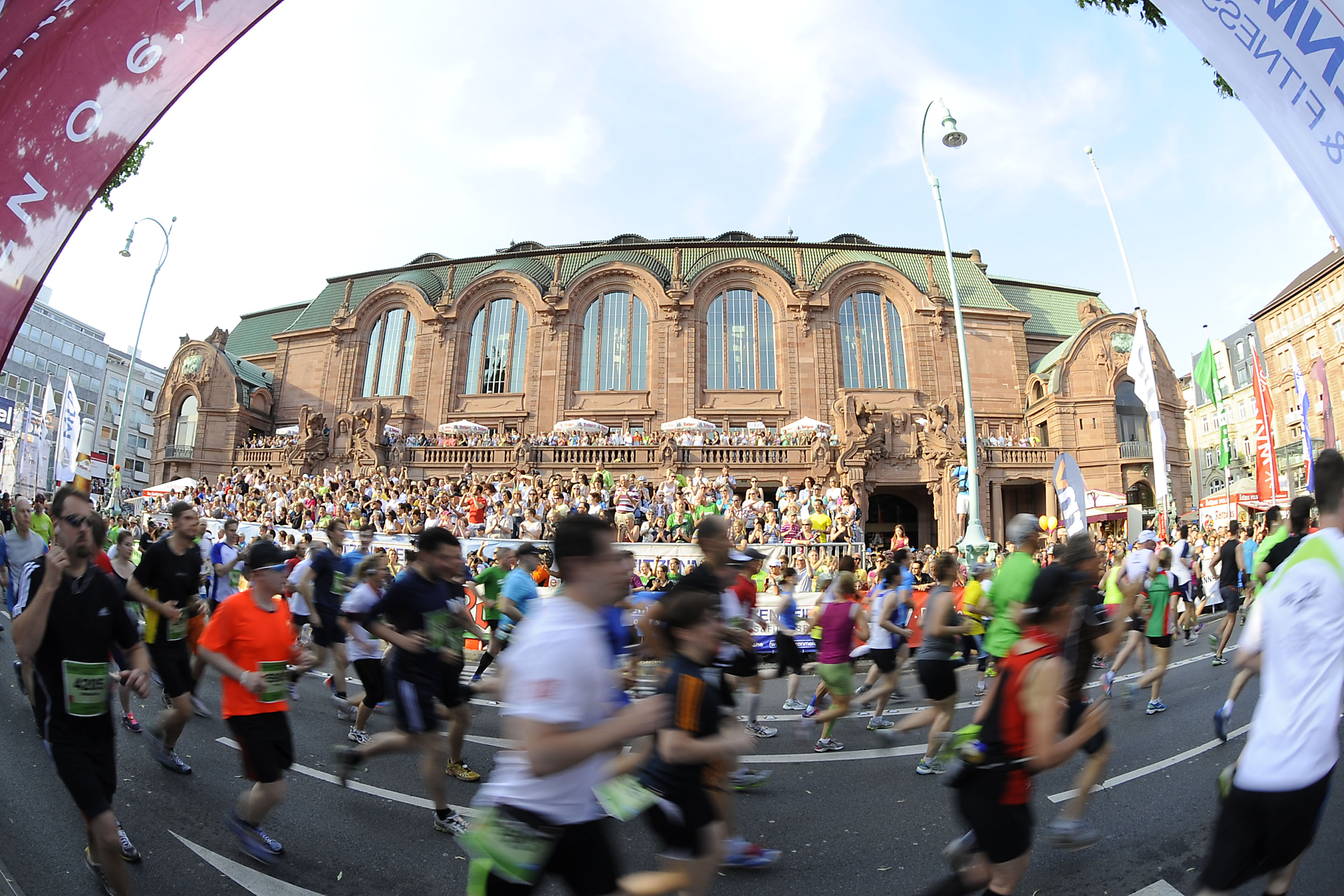 MLP Marathon 2013 in Mannheim/Ludwigshafen.
Foto © Rhein-Neckar-Picture *** Foto ist honorarpflichtig! *** Auf Anfrage in hoeherer Qualitaet/Aufloesung. Belegexemplar erbeten. Veroeffentlichung ausschliesslich fr journalistisch-publizistische Zwecke.